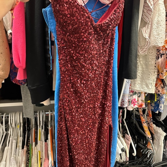 Beautiful Red Gown - Picture 5 of 5